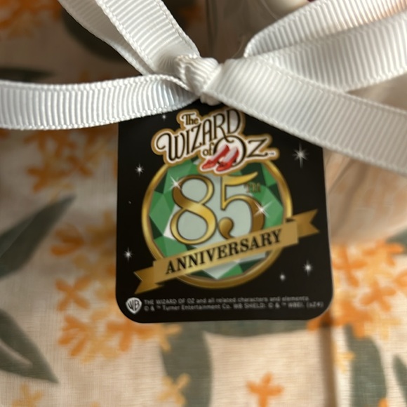 “Wizard of Oz” 85th Anniversary “Glinda the good witch “ mug - Picture 5 of 6